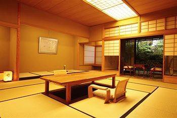 Choraku Ryokan Кобе Екстериор снимка